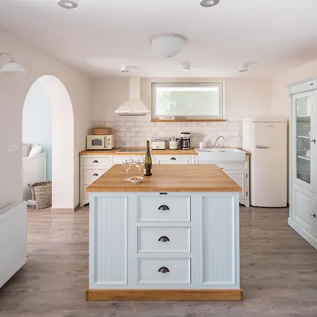 Kapri Vendeghaz 3* 包道乔尼托毛伊