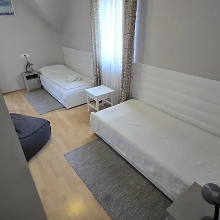 Πανσιόν Kapri Vendeghaz Badacsonytomaj